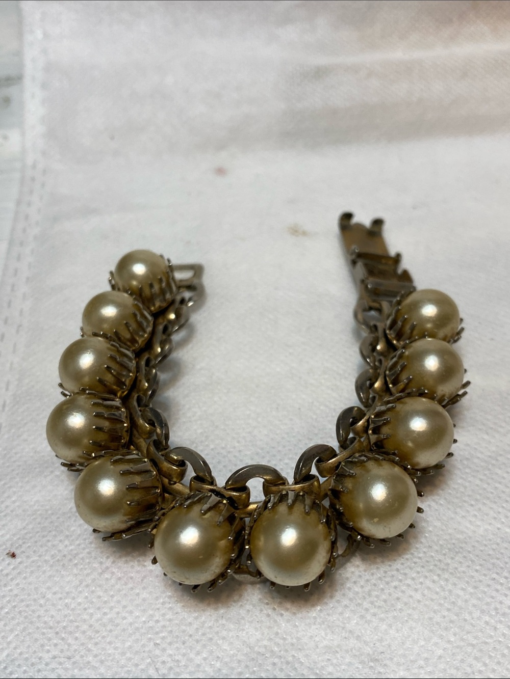 Vintage chunky Goldtone Faux Pearl Link Bracelet jewelry